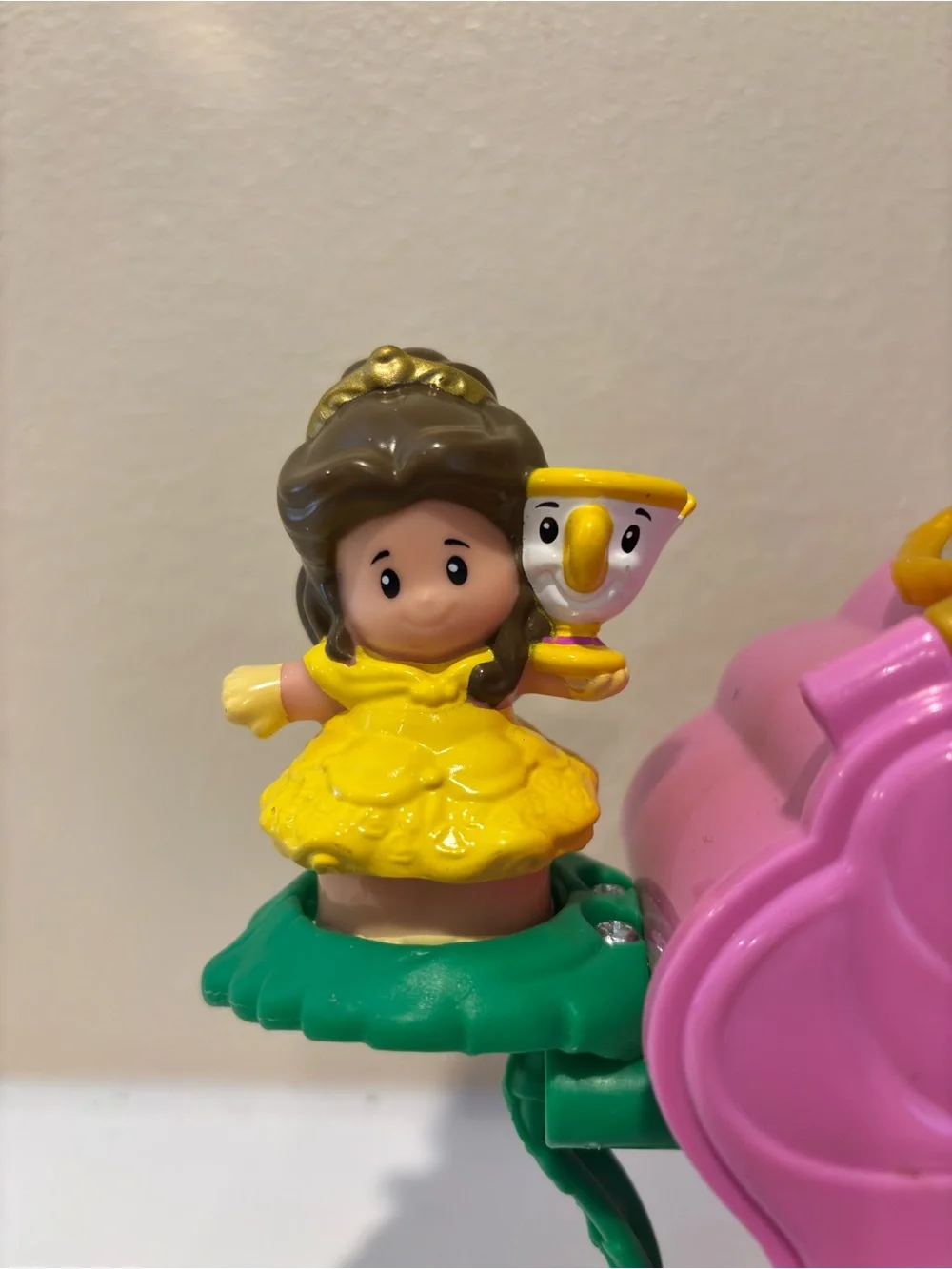 Fisher-Price Little People Belle Rose Playset - Pink, Yellow, Green